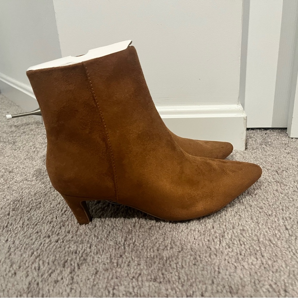 Chic Tan Suede Heeled Boots